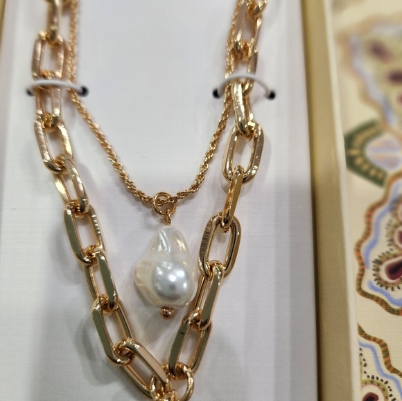 🔹️House of Harlow Gold Sunburst 17" Layered Glass Pearl + Glass Stone Necklace - Picture 3 of 6